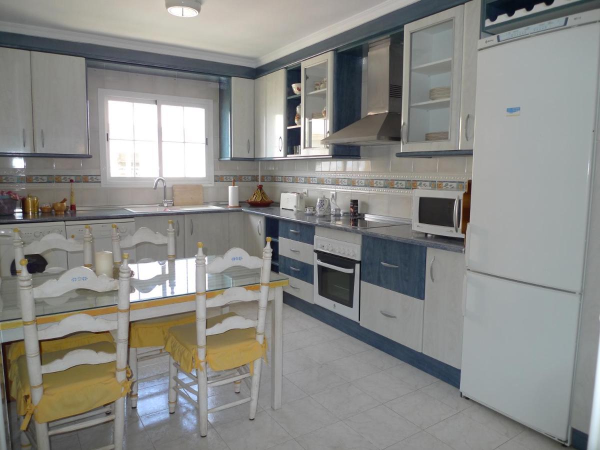 Torrox Costa Beachfront Apartment Exteriör bild