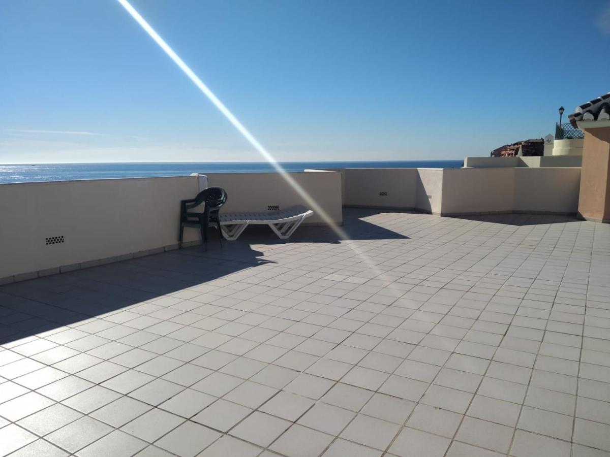 Torrox Costa Beachfront Apartment Exteriör bild