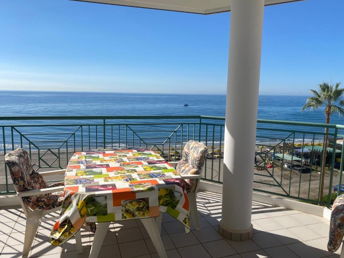Torrox Costa Beachfront Apartment Exteriör bild