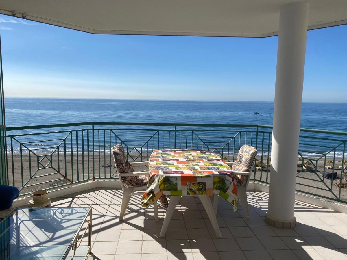 Torrox Costa Beachfront Apartment Exteriör bild