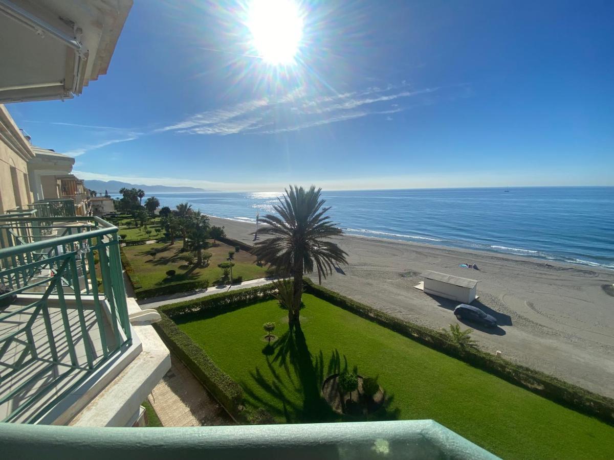 Torrox Costa Beachfront Apartment Exteriör bild